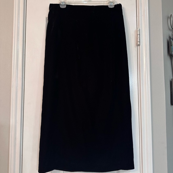 Rafaella Elegant Velvet Black Midi Skirt - Picture 1 of 3